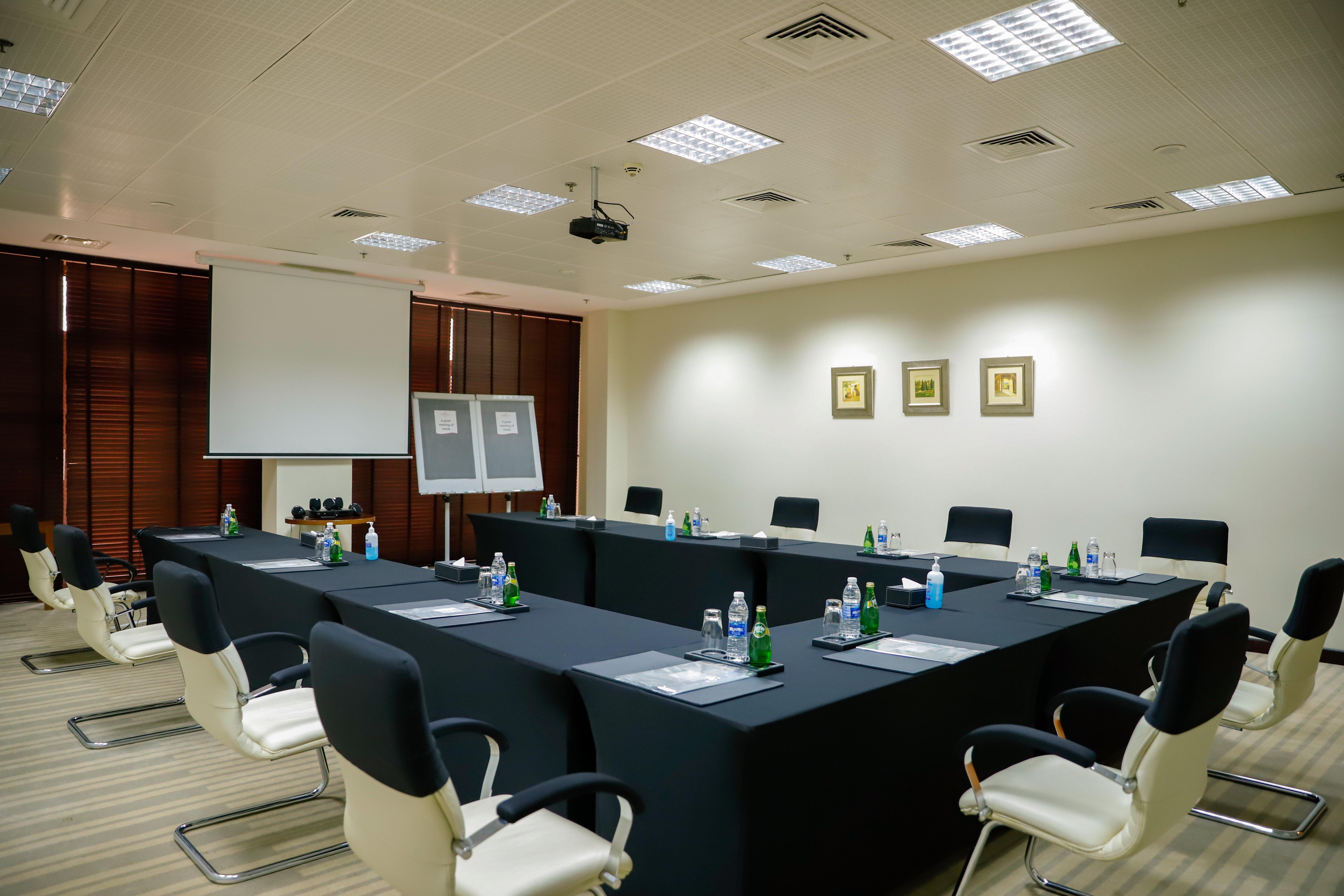 Crowne Plaza By Ihg Hotel 5*